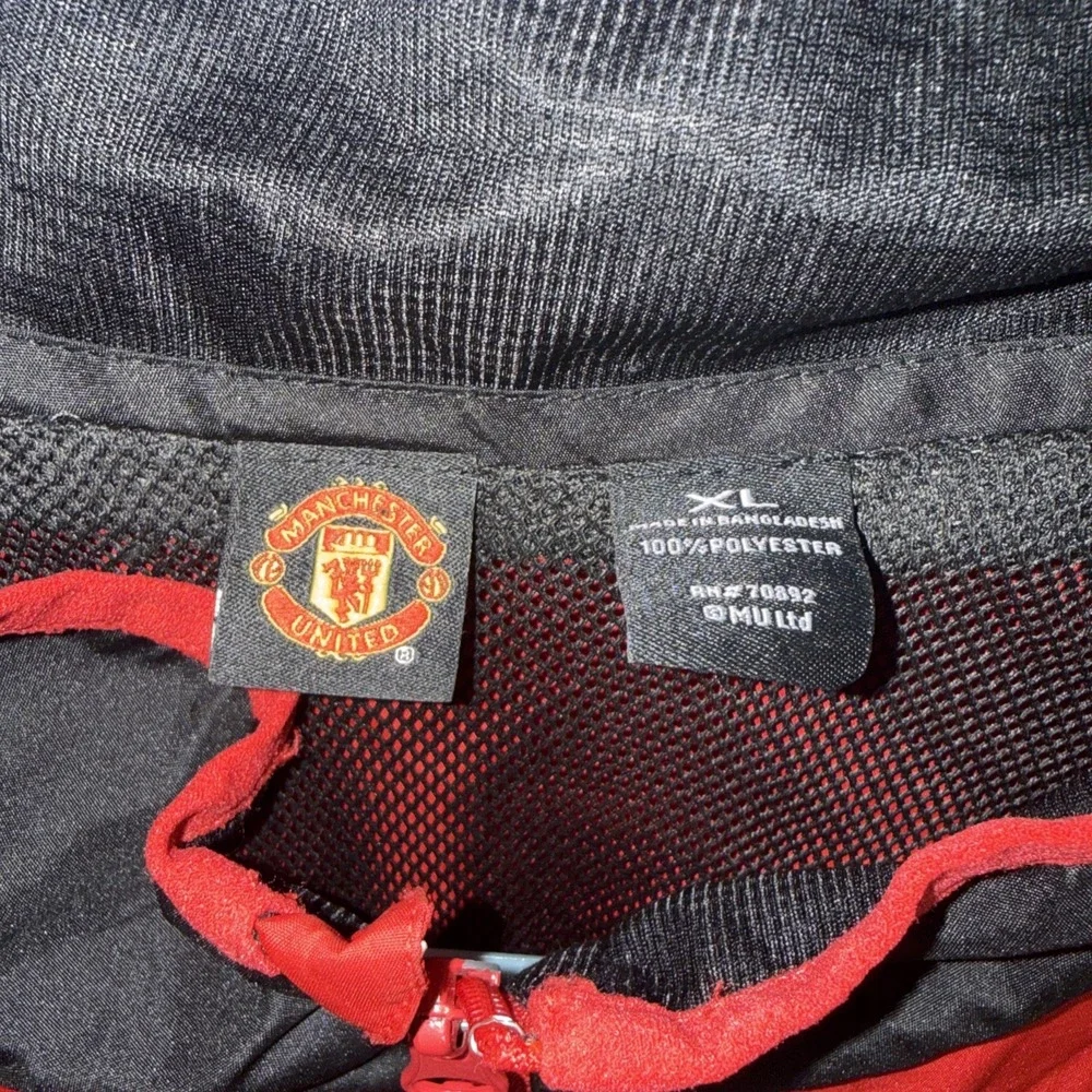 Manchester United FC Windbreaker Jacket Size XL Red Black Style Soccer Vintage